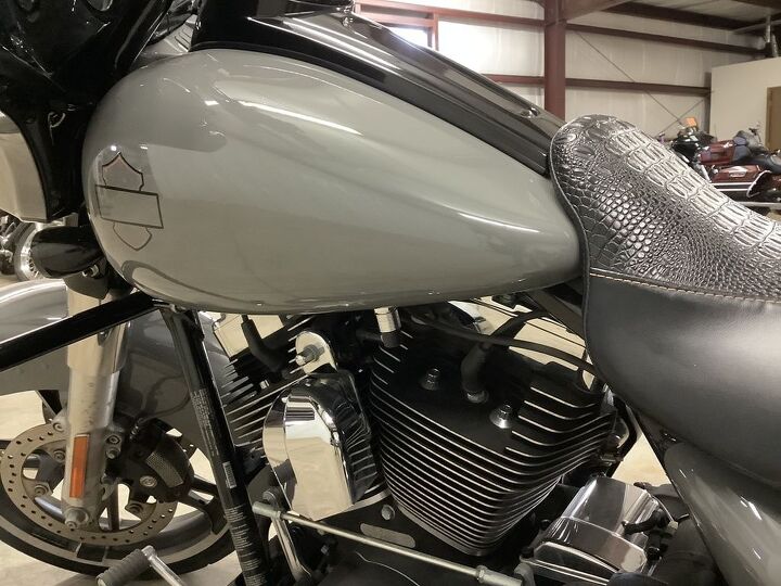 custom paint full vance and hines exhaust screamin eagle intake upgraded big