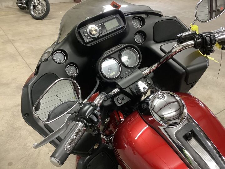 low miles full vance and hines exhaust with monster ovals vance and hines