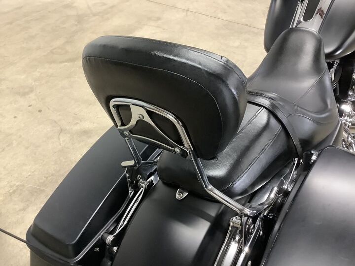 1 owner vance and hines exhaust backrest audio cruise control new front tire