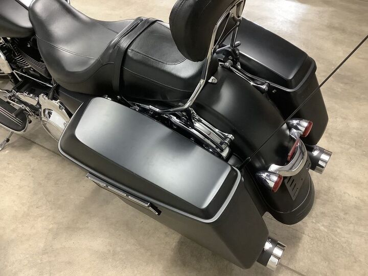 1 owner vance and hines exhaust backrest audio cruise control new front tire