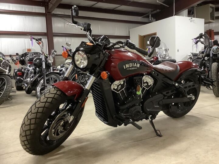1 owner only 181 miles vance and hines exhaust right side bag nubs still on