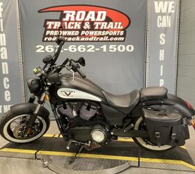 only 703 miles 1 owner aftermarket exhaust saddlebags ipod audio speakers