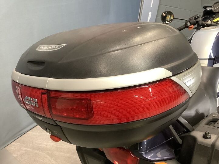 bmw side bags givi top box abs heated grips piaa lights new tires nice