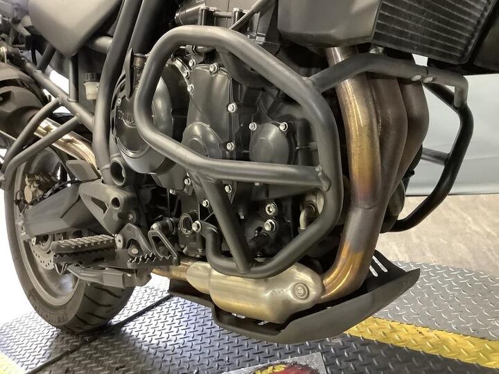 only 6567 miles triumph bags rack crash cage skid plate abs onboard computer