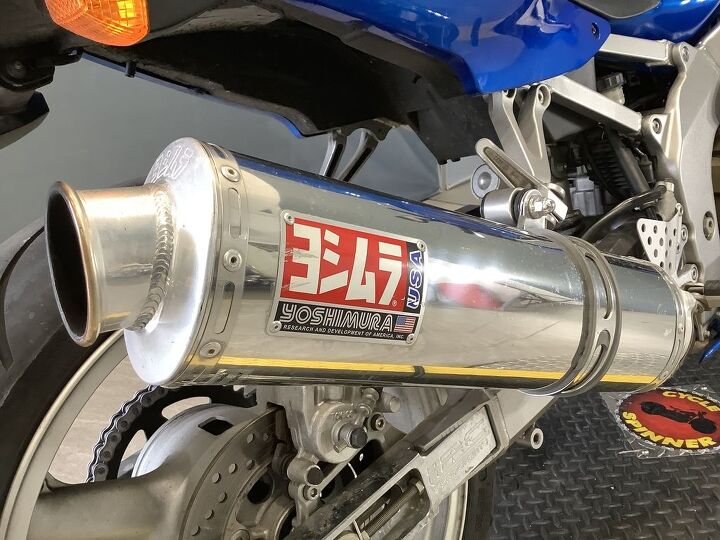 1 owner only 4941 miles yoshimura exhaust cool sport bike we can ship