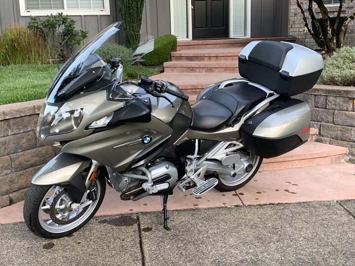 2016 bmw r12009rt w 8400 miles and lots of extra s