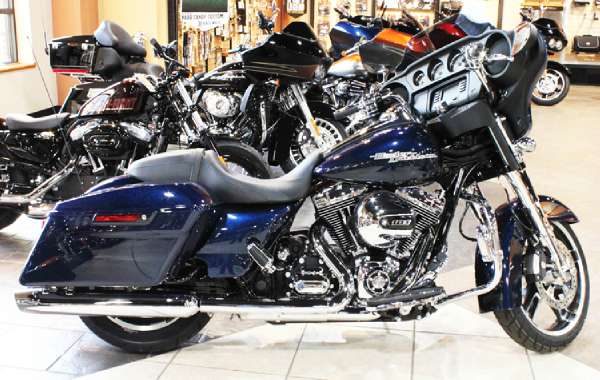 2014 edition pure street style and long haul comfort made it the 1 motorcycle