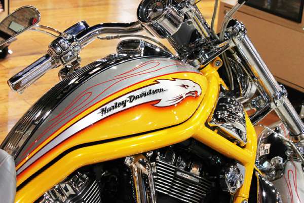 screamin eagle cvo loaded with h d genuine motor accessories these special