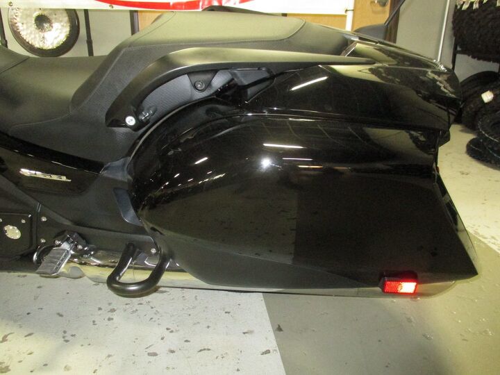 a new way to go everywhere hondas new gold wing f6b takes the worlds