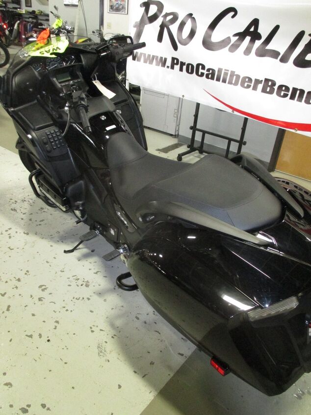 a new way to go everywhere hondas new gold wing f6b takes the worlds