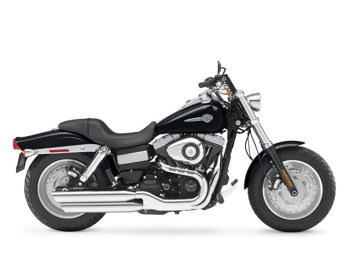 2013 harley davidson this over sized beast of a ride tears up the road with