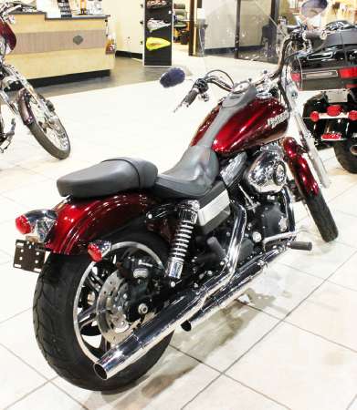 don t miss this one the harley davidson dyna street bob fxdb is a classic