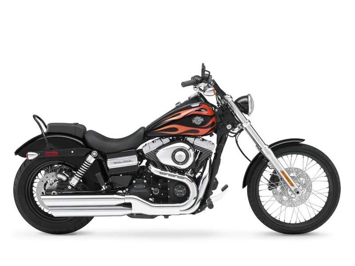 2013 harley davidson low down and beefy it s got old school chopper looks