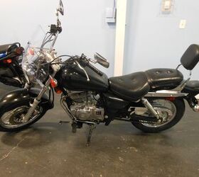 suzuki s gz250 250cc twin cylinder that is perfect for commuting or to and from