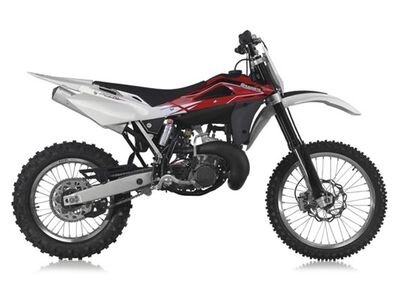 back for the 2013 model year the wr250 continues to offer lightweight handling