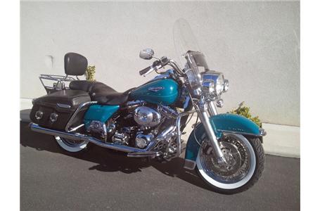 a real styling bike she is a looker road king classic loaded with extra chrome