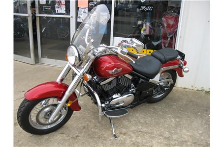 bike is great shape and only has 929 miles on it has windshield crashbar and