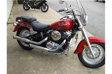 bike is great shape and only has 929 miles on it has windshield crashbar and