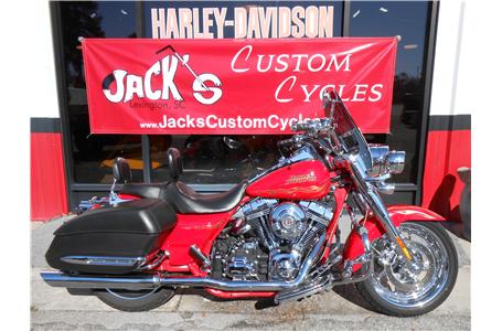 way to many extras to list custom exhaust has been added we have the cvo cover