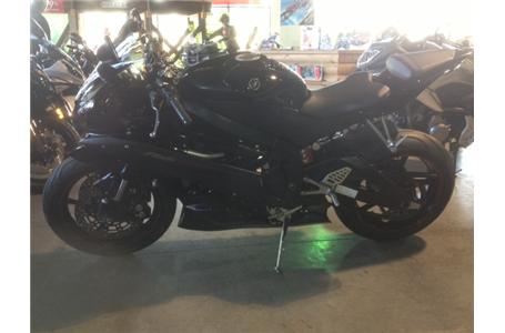 2006 yamaha yzf r6 this bike books at 6500 only 8049 miles brand new tires