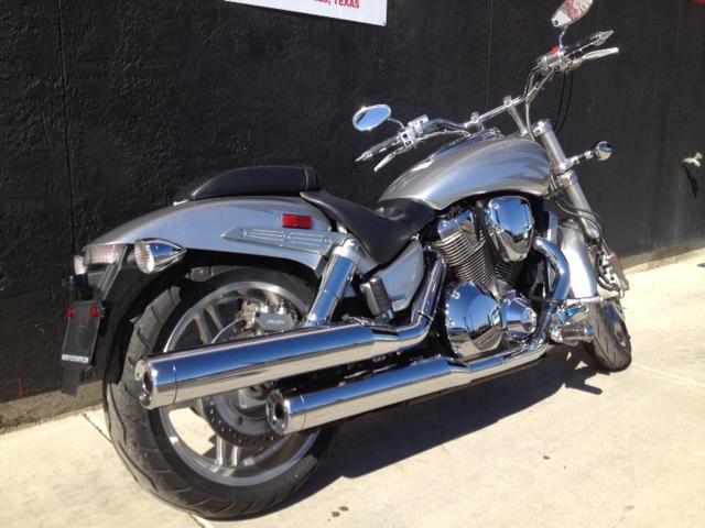 A closer look at Low Maintenance V Twin Cruiser