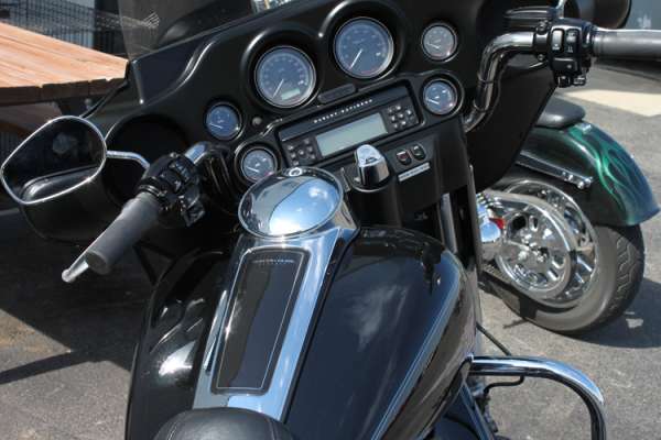 must see the 2011 harley davidson touring electra glide classic flhtc is a
