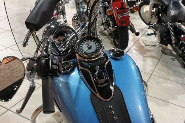 ready to ridethe 2011 harley davidson heritage softail classic motorcycle