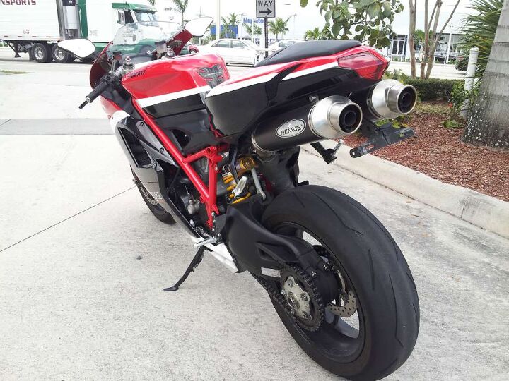 super clean corse 848 evo has exhaust undertail kit must see