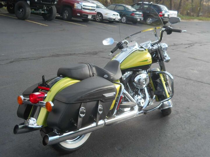 1 owner 103 motor abs security cruise mint h d this bike is fuel