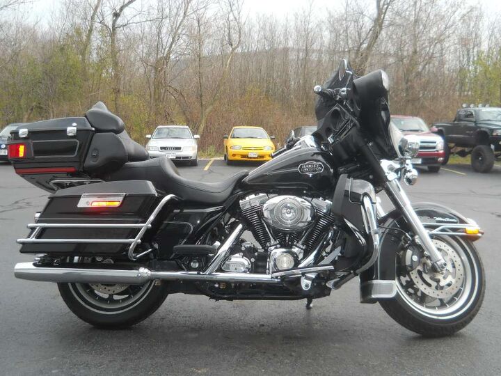 1 owner abs security vivid black this bike is fuel