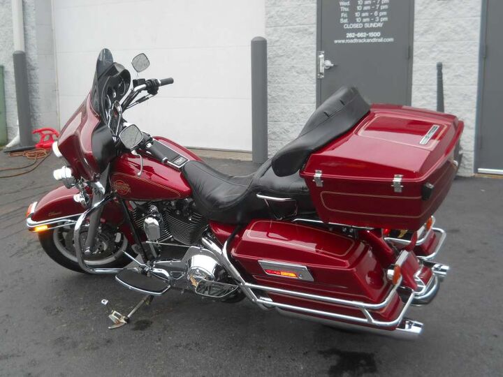 fuel injected chrome frontend great color clean this bike is fuel