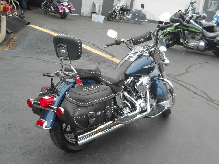 vance hines pipes chrome boards rack clean loaded this bike is