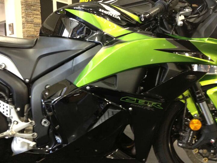 the rare green and black the cbr600 s most radical redesign since