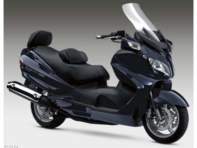 with its aerodynamic design and beautifully crafted bodywork the burgman 650