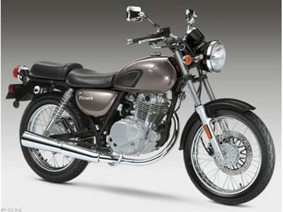 tradition comes alive in the suzuki tu250x with its classic styling including