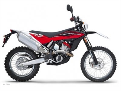 a master of the dirt and still 50 state street legal the te449 is husqvarnas