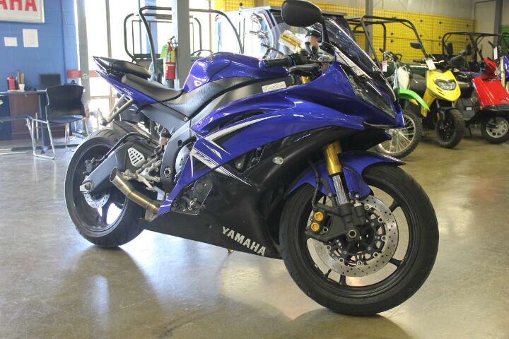 beautiful r 6 with low miles track ready street