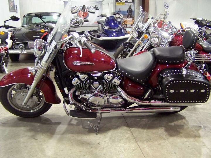 1300cc 4 cylinder cruiser with beautiful appointments studded lrather hard