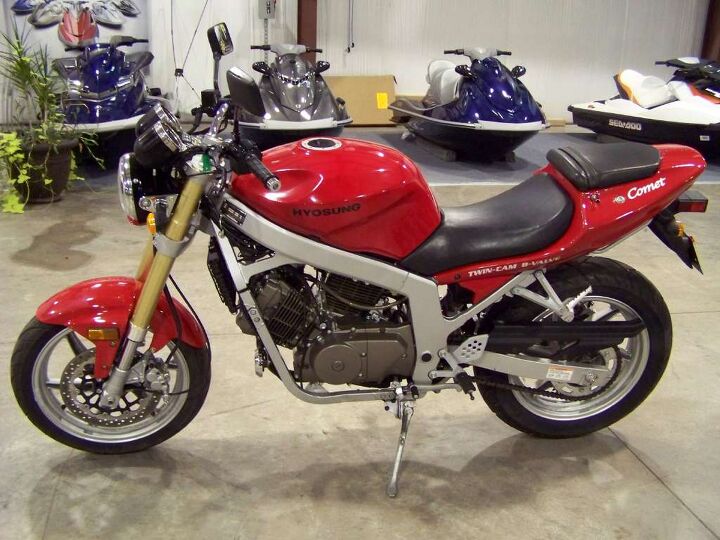 hyosung s lightweight naked 250cc street bike fantastic handling and only