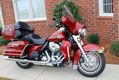 2009 Harley-Davidson Ultra Classic, Red Hot Sunglo Metallic Excellent Condition