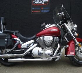 lots of extras on bikedescended from the 1800cc vtx that turned the