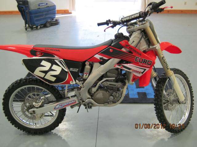 crf250rgetting in and out of corners is where races are wonno