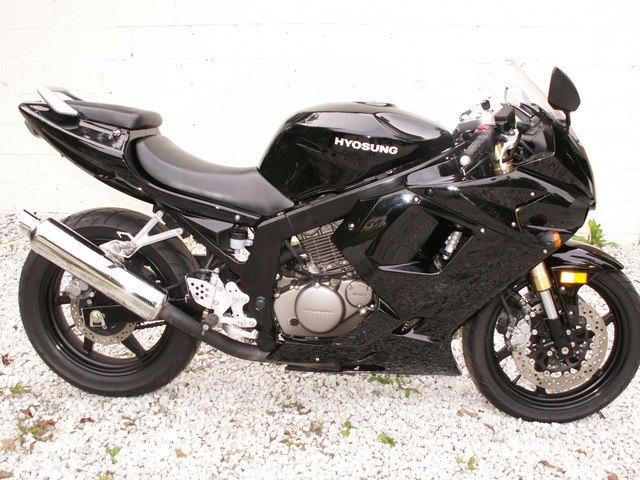 description this 2008 hyosung gt250r is in very good condition with