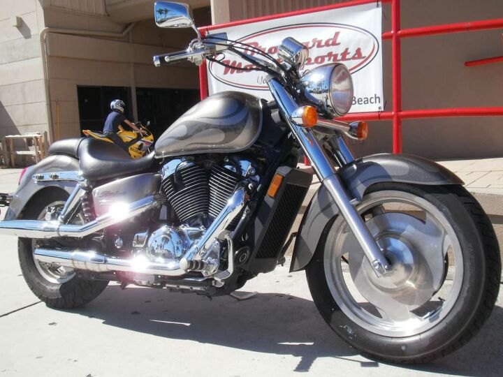TCMT Black Batwing Fairing & Windshield – Fits Honda Shadow ACE Sabre VT1100C2 & Valkyrie