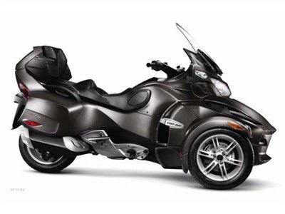your adventure begins here with the spyder rt you get plenty of standard touring