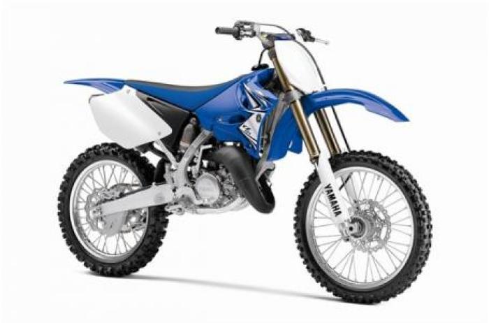brand new blue white 2011 yz125a1 with factory warranty