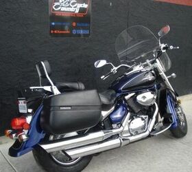 has windshield bags and backresta classic cruiser with a style of