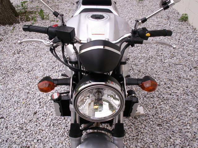 description this 2003 suzuki sv650 is in beautiful condition with