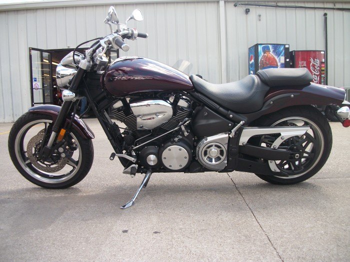 black cherry xvs1700 with 1195 miles call for details ready to sell