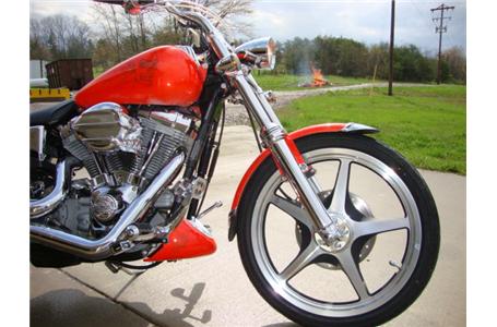 totally customized dyna superglide that has had every major component swapped out